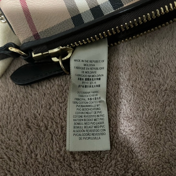 Burberry wristlet with chain - Picture 8 of 11